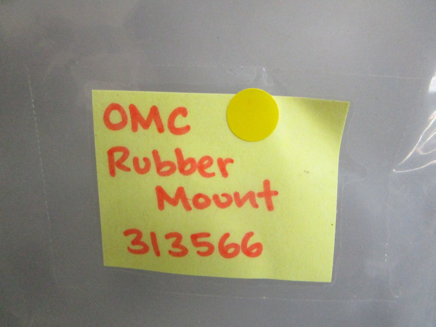 *NEW OEM* 0820 OMC Johnson Evinrude Rubber Mount 313566 0313566