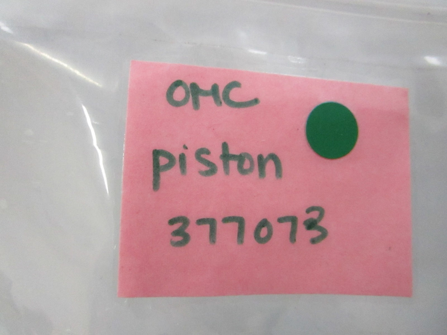 NEW OEM 377073 0377073 OMC Johnson Evinrude Piston 0810