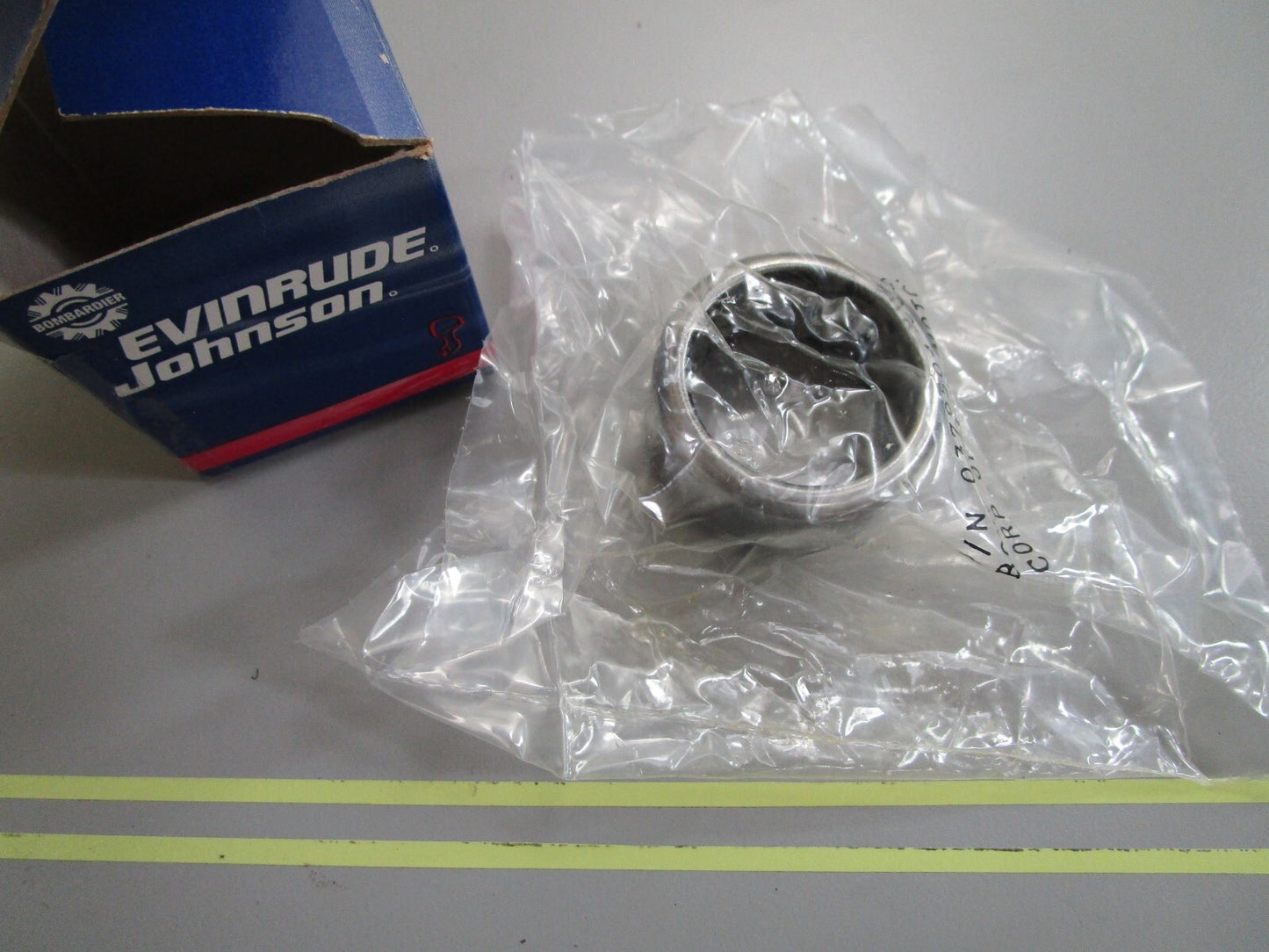 *NEW OEM* 0810 OMC Johnson Evinrude Needle Bearing Assembly 379504 0379504