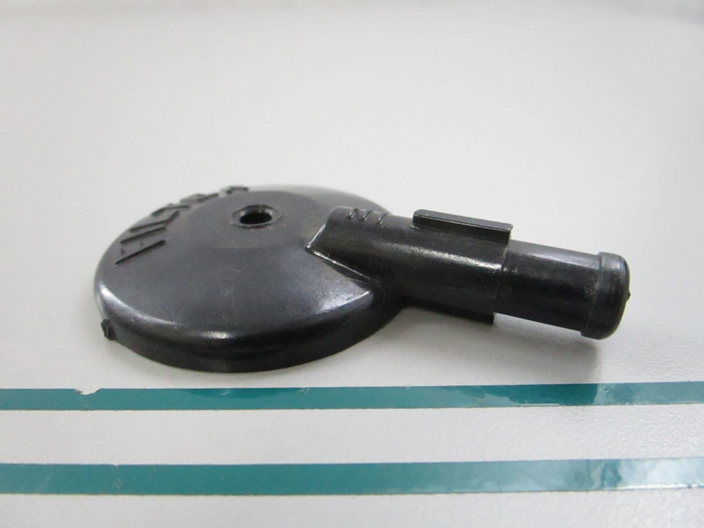 NEW OEM 312578 0312578 OMC Johnson Evinrude Fuel Filter Cap 0810