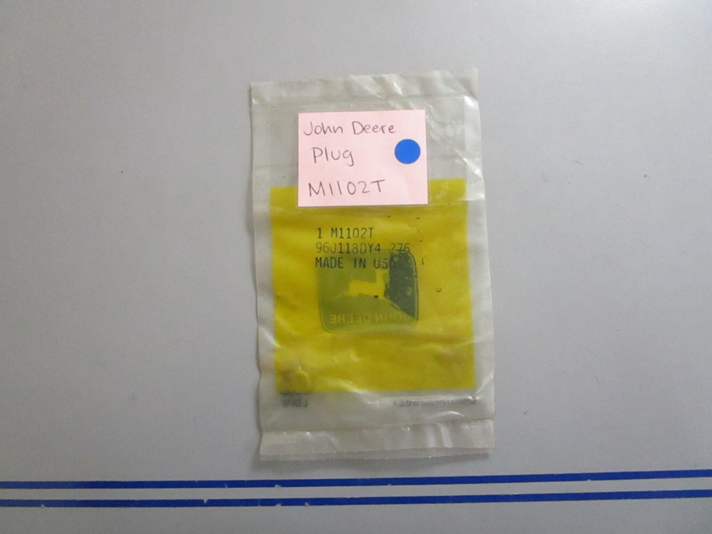 *NEW OEM* 0810 John Deere Plug M1102T
