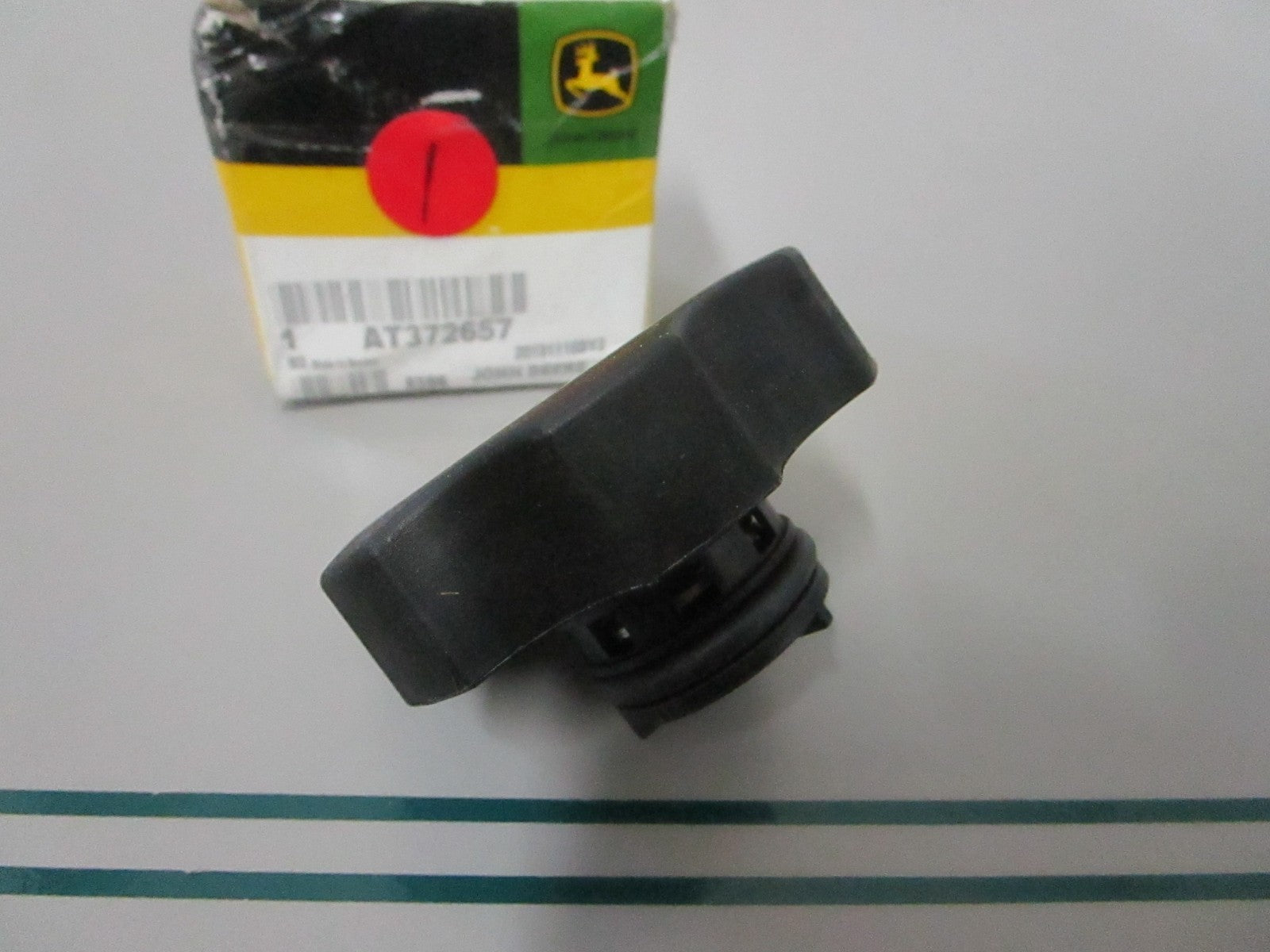 NEW OEM AT372657 John Deere Radiator Filler Cap 0810