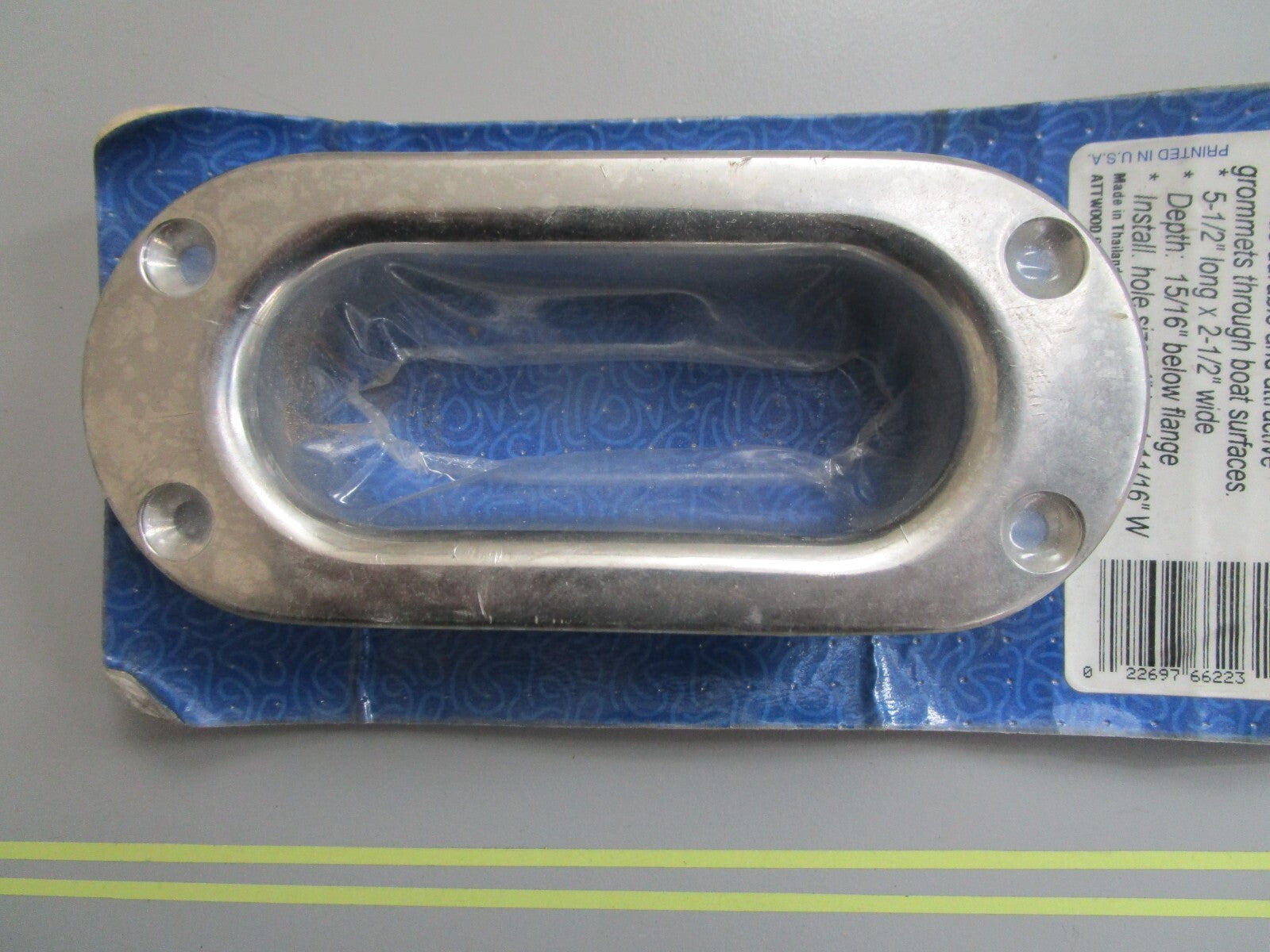 *NEW* 0820 Attwood Oval Hawse Pipe 66223-3