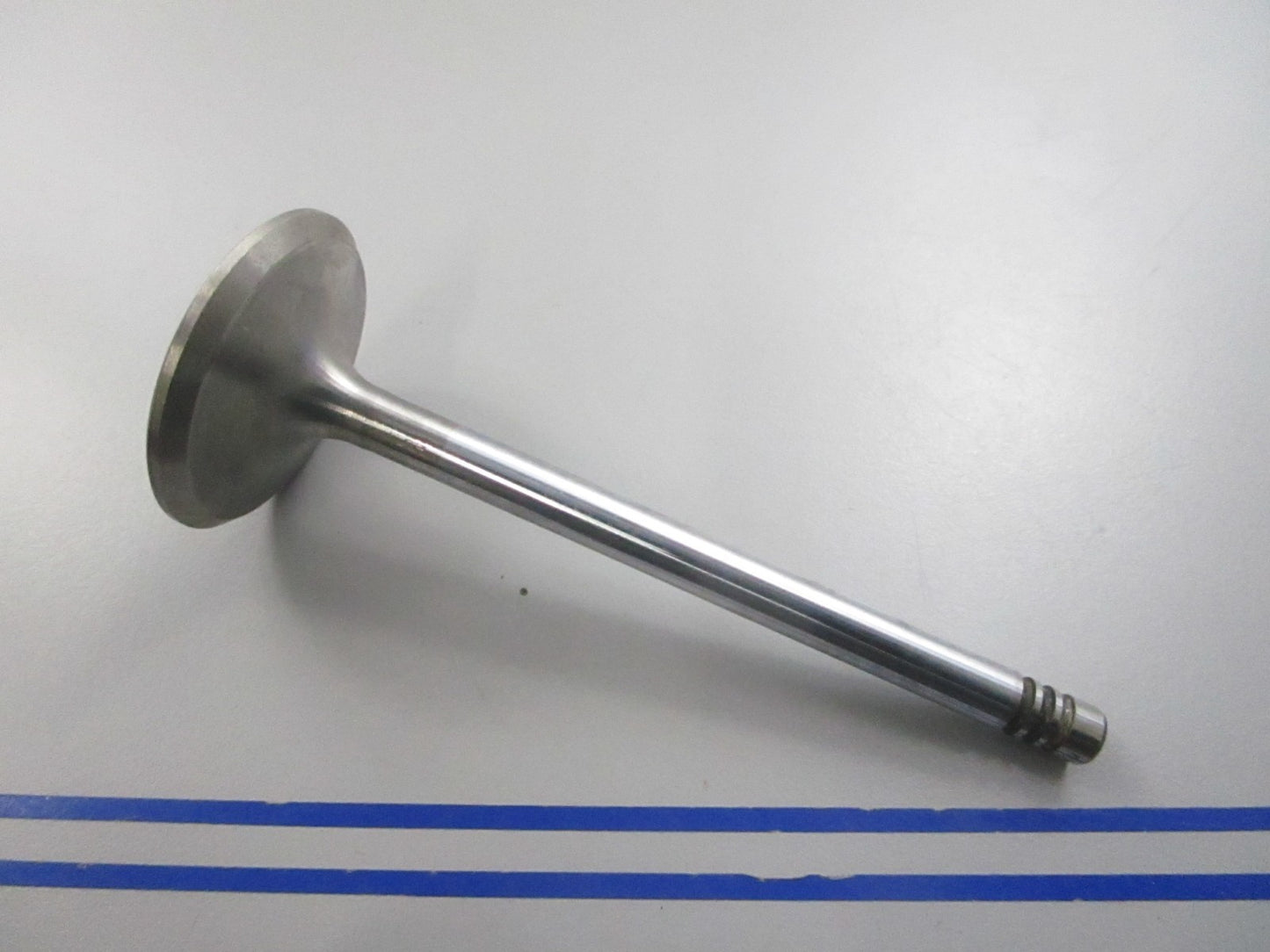 NEW OEM 462997 Volvo Penta Valve 0810