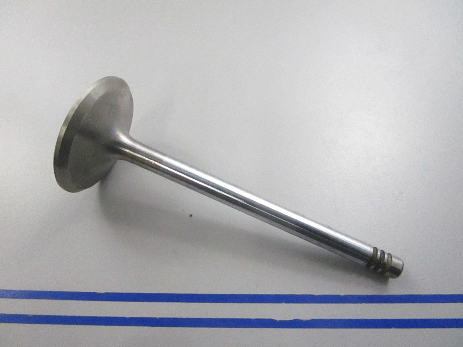 NEW OEM 462997 Volvo Penta Valve 0810