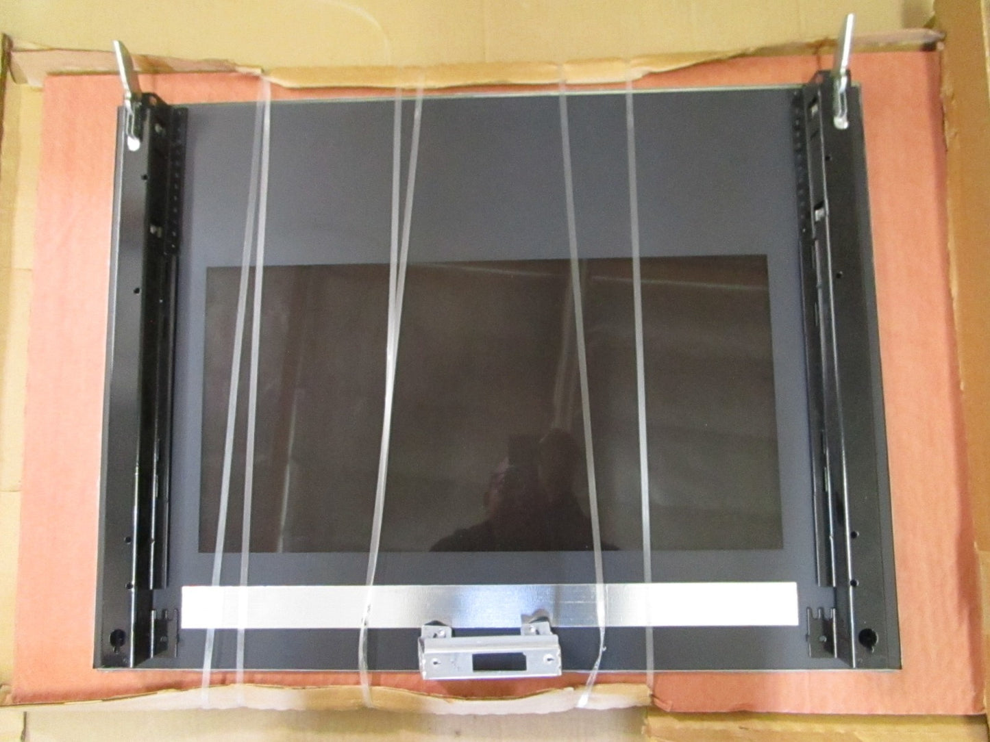 NEW OEM W11346915 Whirlpool Glass Door Assy 0820