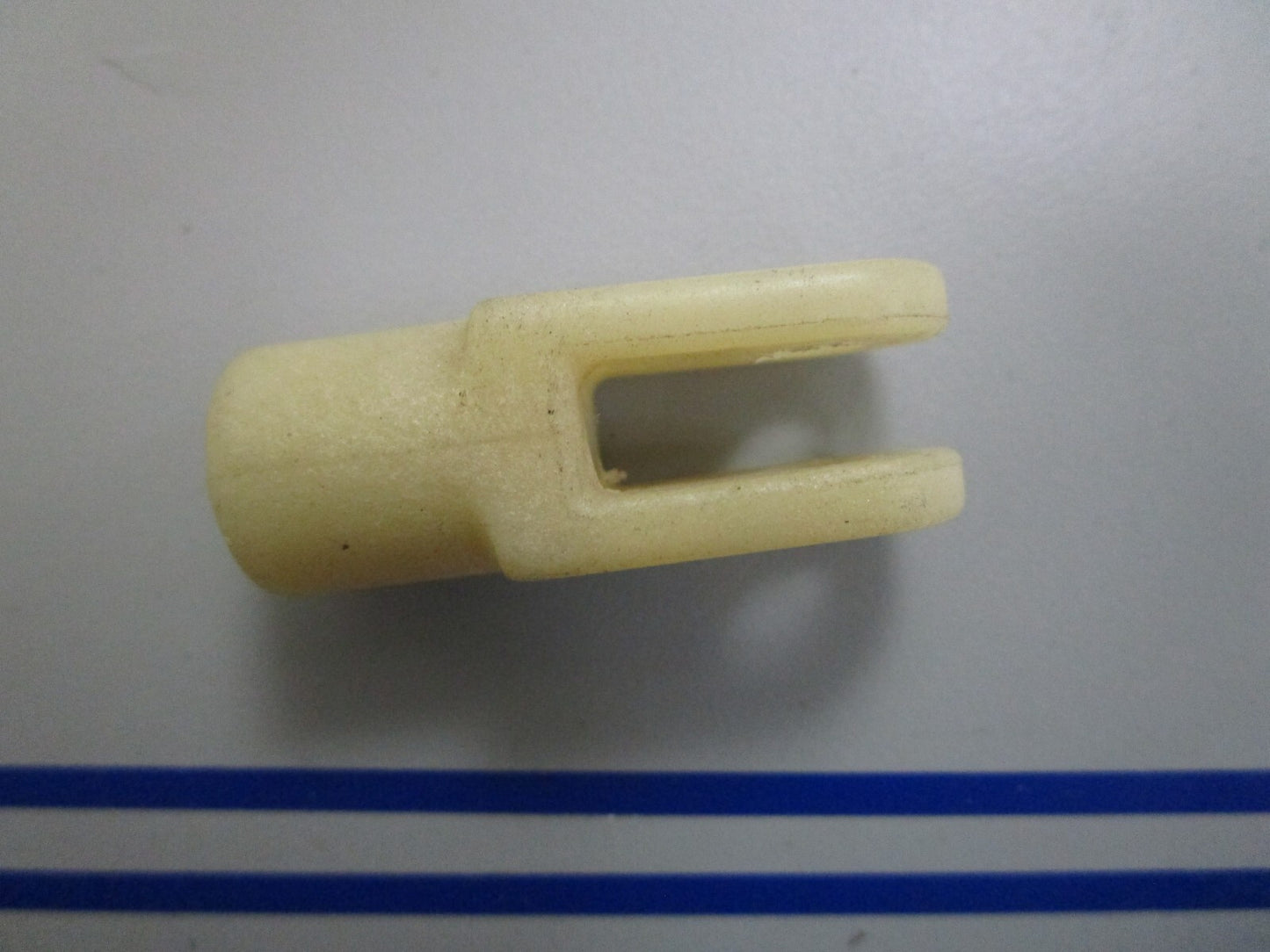 *NEW OEM* 0820 OMC Johnson Evinrude Yoke 318567 0318567