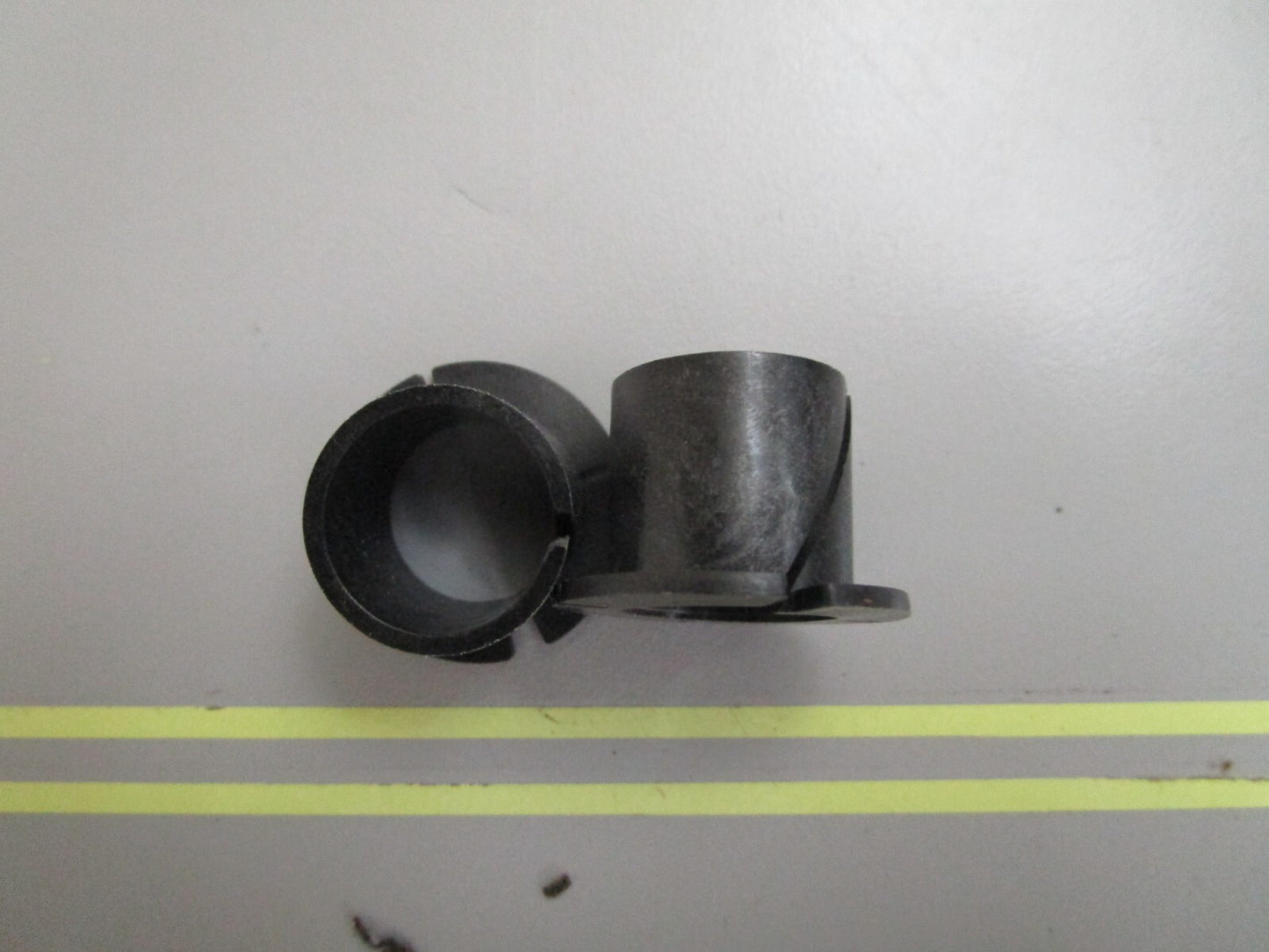 *NEW OEM* (LOT OF 2) 0810 OMC Johnson Evinrude Bushing 914718 0914718