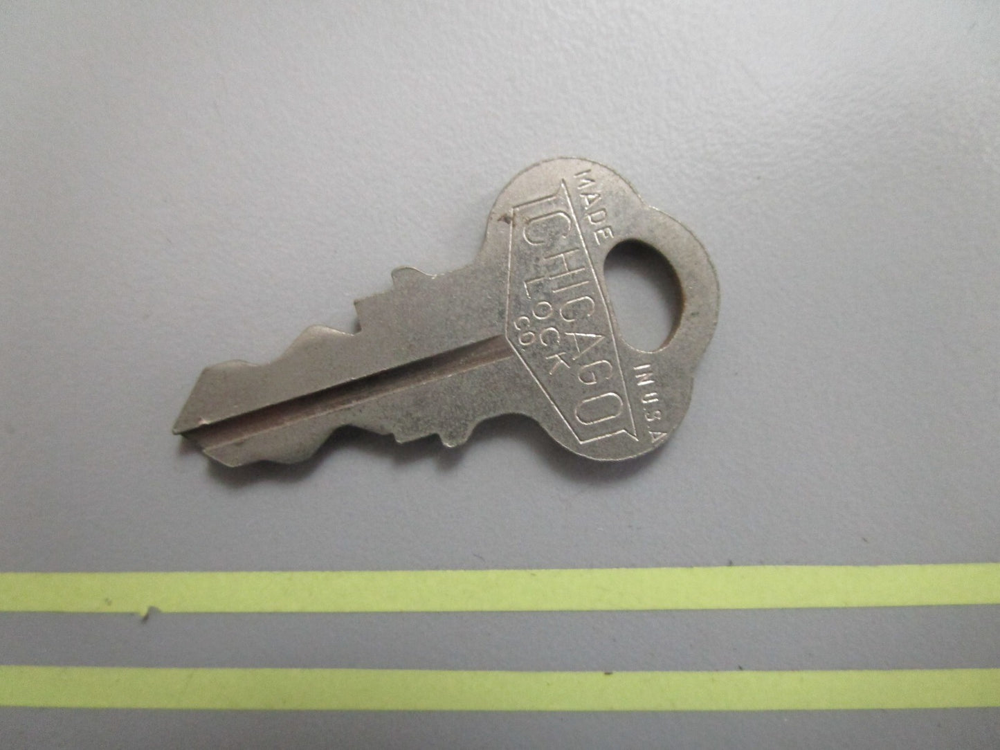 *NEW OEM* 0810 OMC Johnson Evinrude Ignition Key KF68 501583 0501583