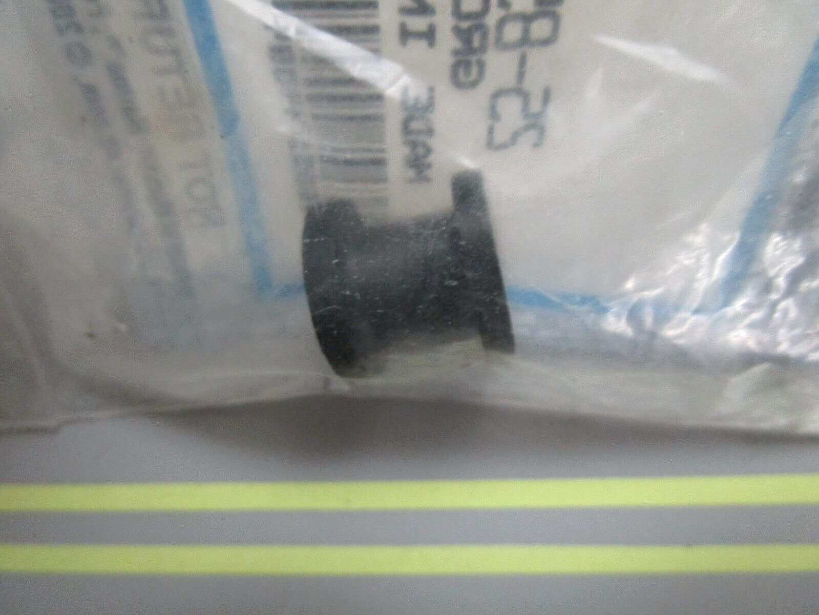 *NEW OEM* 0810 Mercury Quicksilver Grommet 25-857101