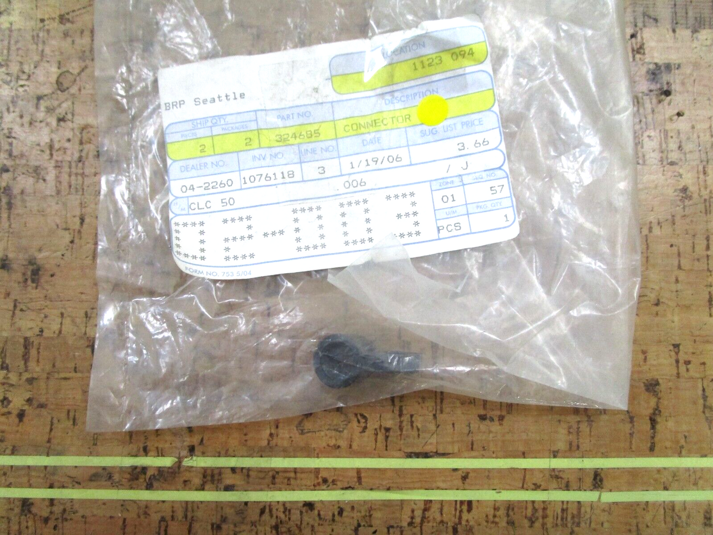 *NEW OEM* 0750 OMC Johnson Evinrude CONNECTOR 324685 0324685