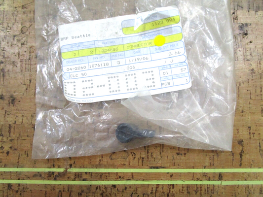 *NEW OEM* 0750 OMC Johnson Evinrude CONNECTOR 324685 0324685