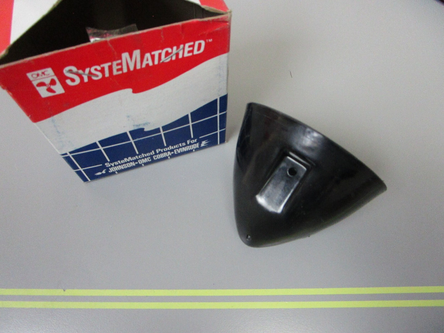 *NEW OEM* 0810 OMC Johnson Evinrude Propeller Cone 379798 0379798