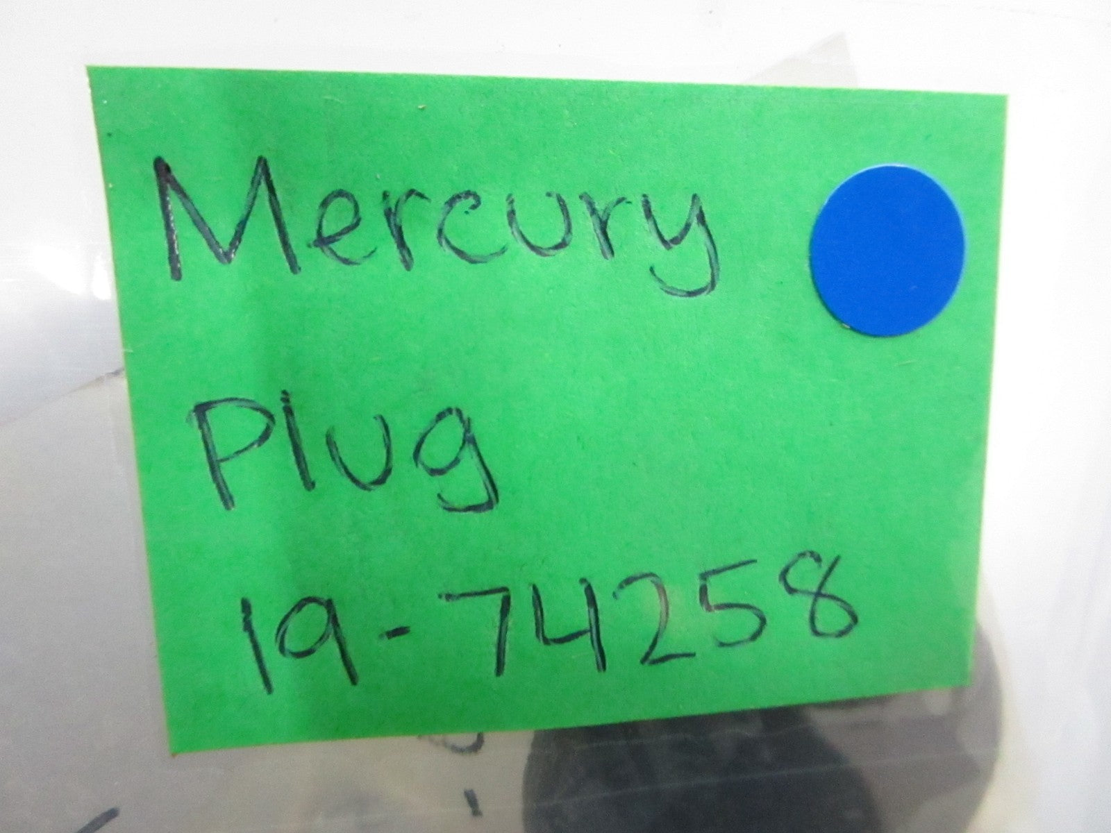 *NEW OEM* 0810 Mercury Quicksilver Plug 19-74258