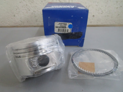 *NEW OEM* 0820 OMC Johnson Evinrude Piston Set 5030968