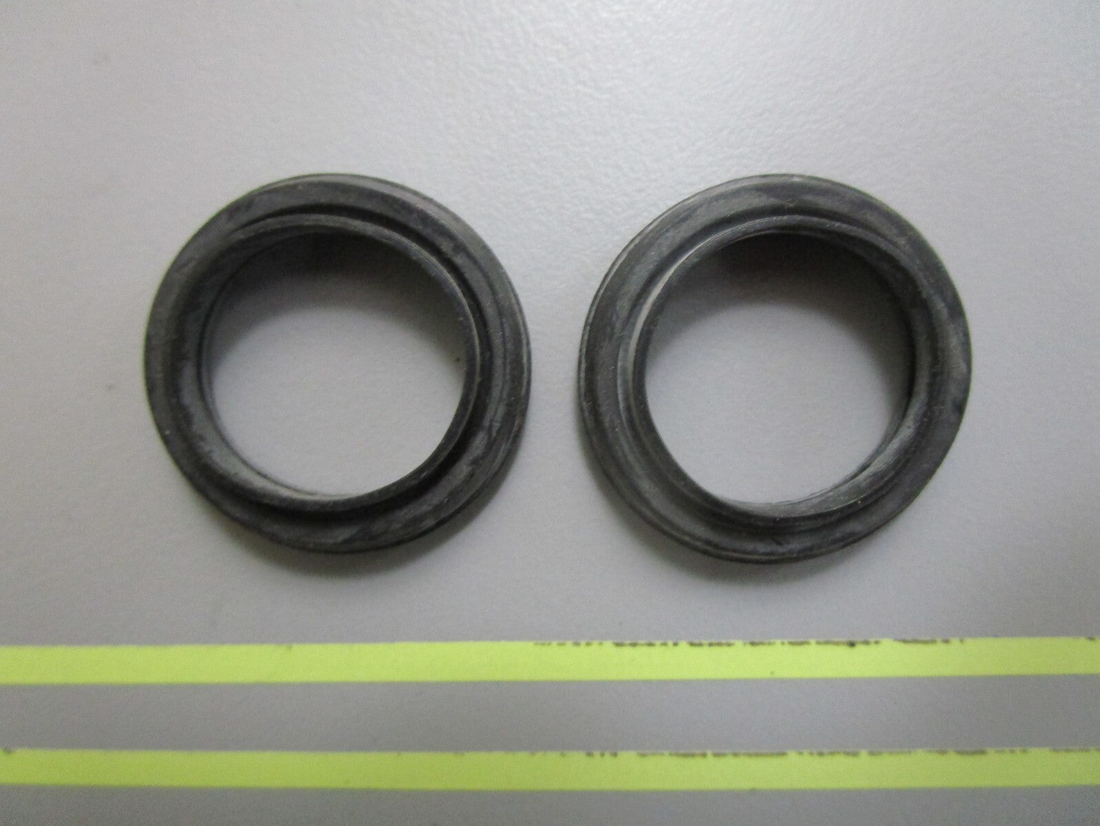 *NEW OEM* (LOT OF 2) 0810 OMC Johnson Evinrude Thermostat Seal 310058 0310058