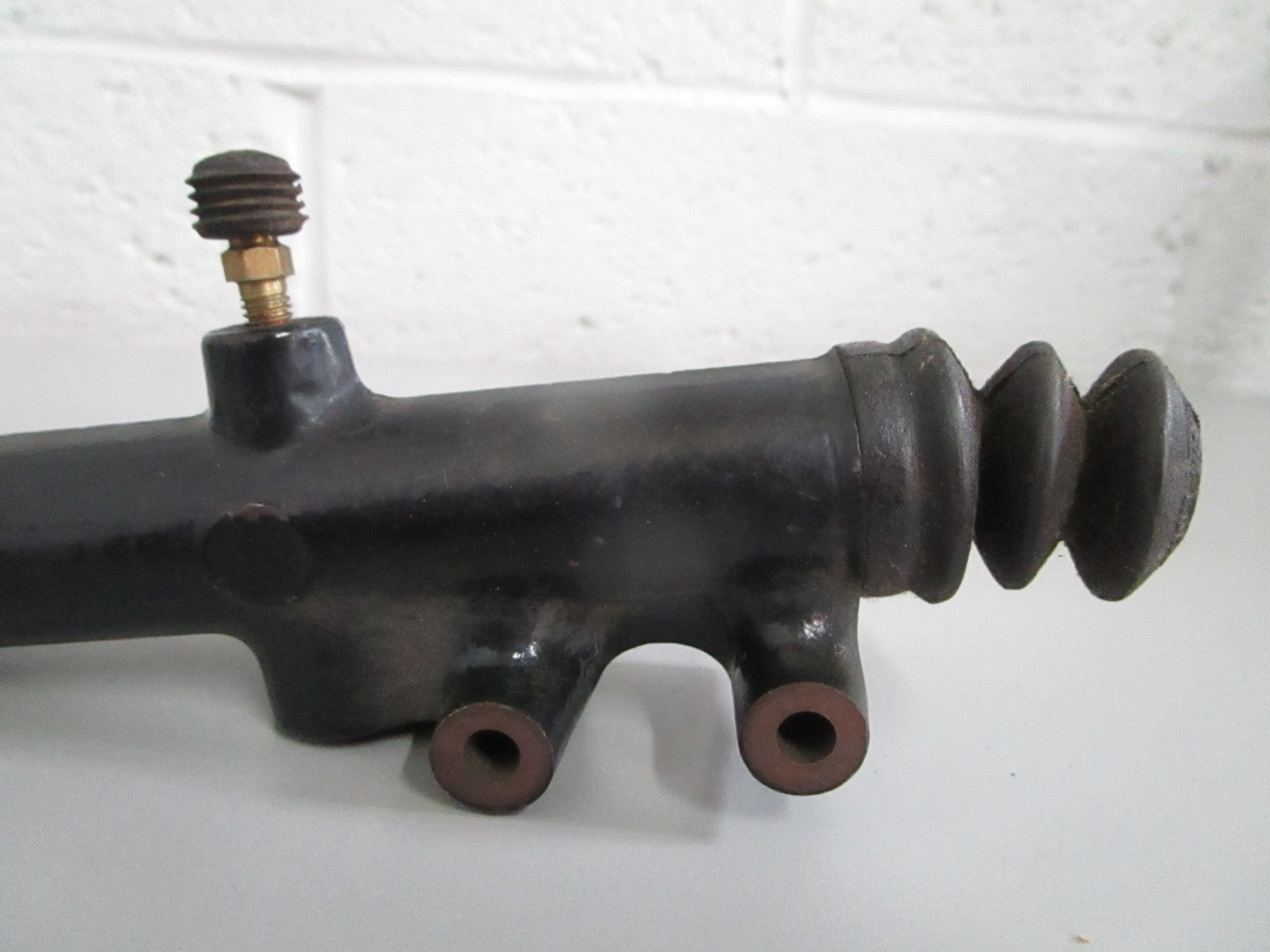 NEW OEM 0002957806 Mercedes-Benz Clutch Master Cylinder 0820