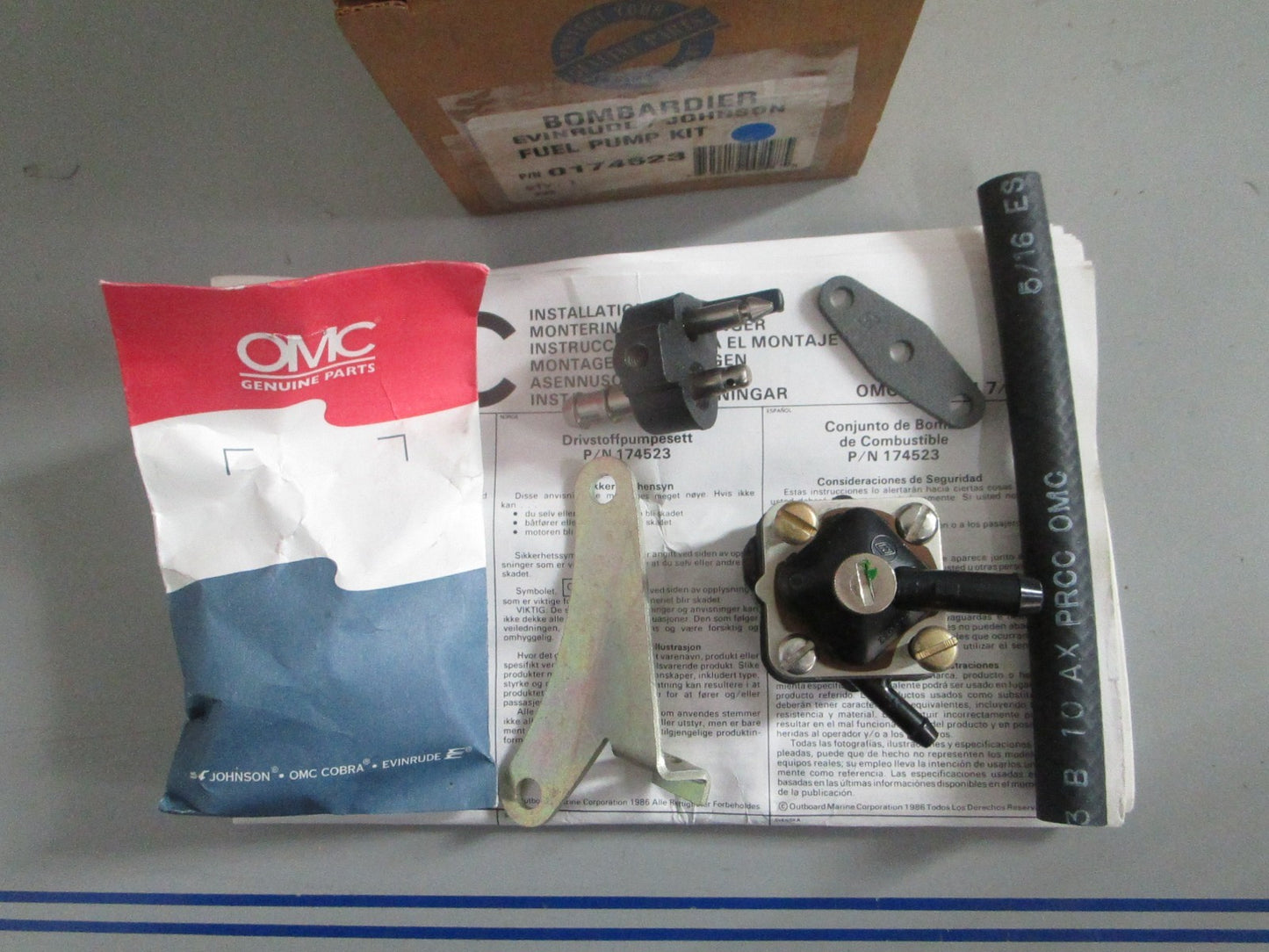 NEW OEM 174523 0174523 OMC Johnson Evinrude Fuel Pump Kit 0820