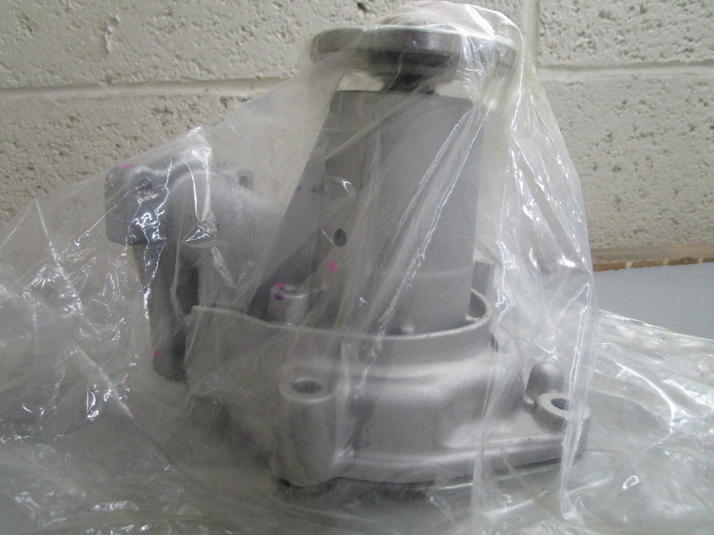 *NEW OEM* 0820 Generac 2.6L Water Pump 0F17040395