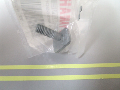 *NEW OEM* 0750 Yamaha BOLT w/WASHER 90119-06286-00