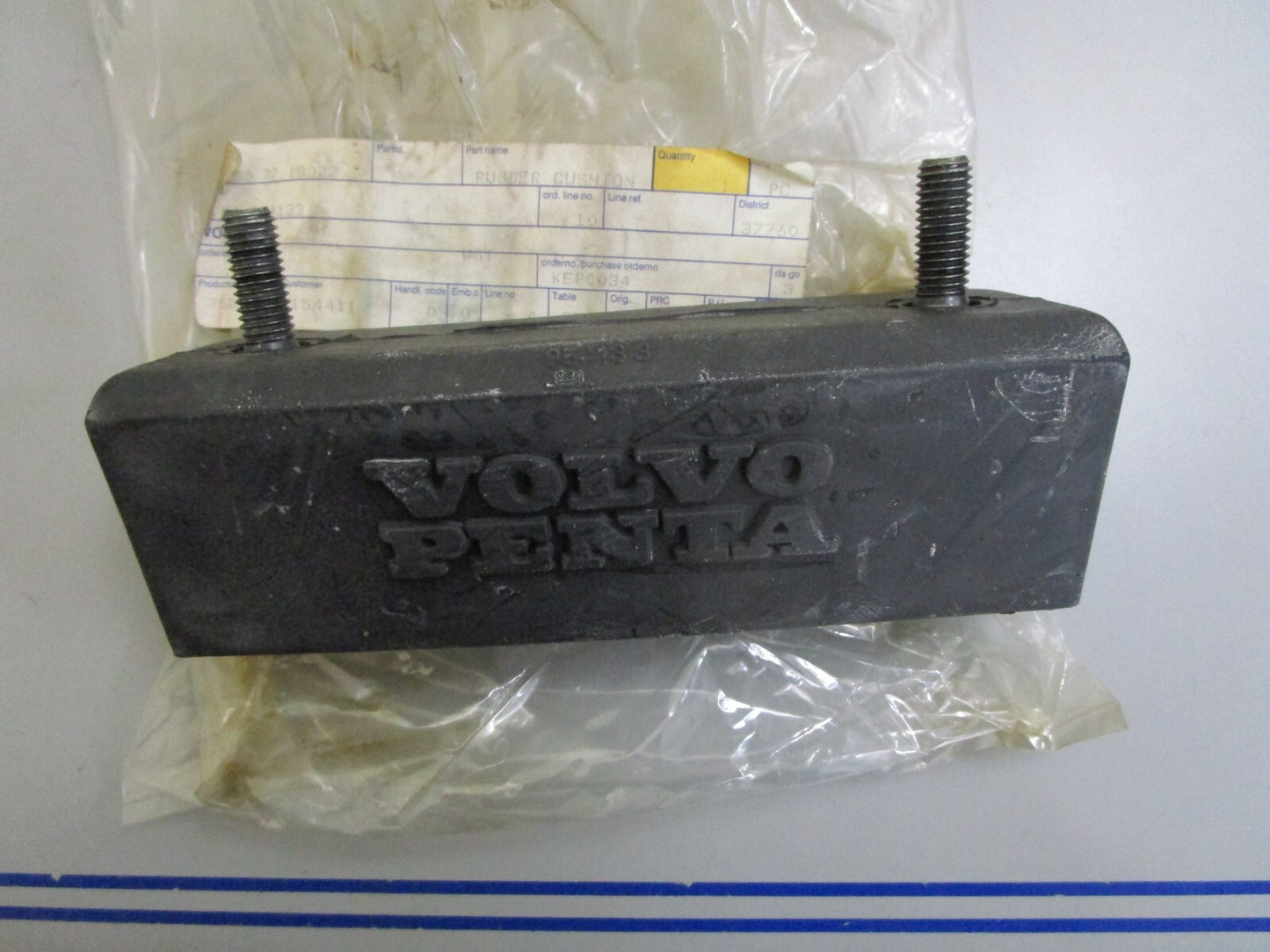 *NEW OEM* 0820 Volvo Penta Rubber Cushion 854133