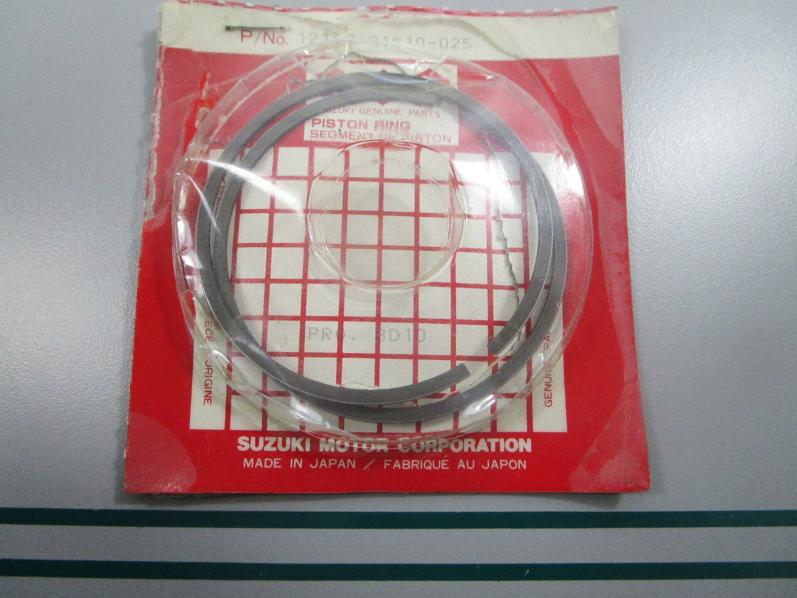 NEW OEM 12140-01C10-025 Suzuki Piston Ring Set 0810