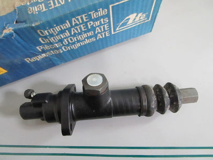 NEW OEM 0004307201 Mercedes-Benz ATE Brake Master Cylinder 0820