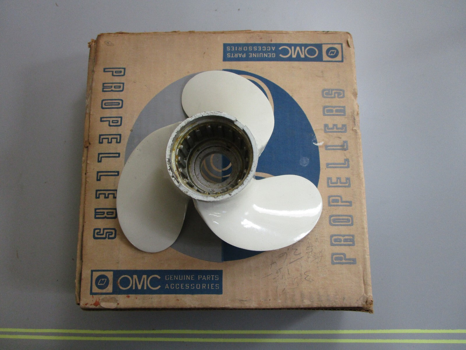 *NEW OEM* 0820 OMC Johnson Evinrude 8×4½ Propeller 310208 0310208