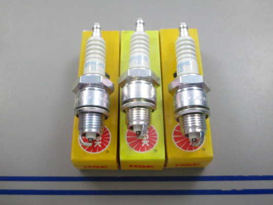 NEW (LOT OF 3) BPR6HS-10 NGK Spark Plug 0810