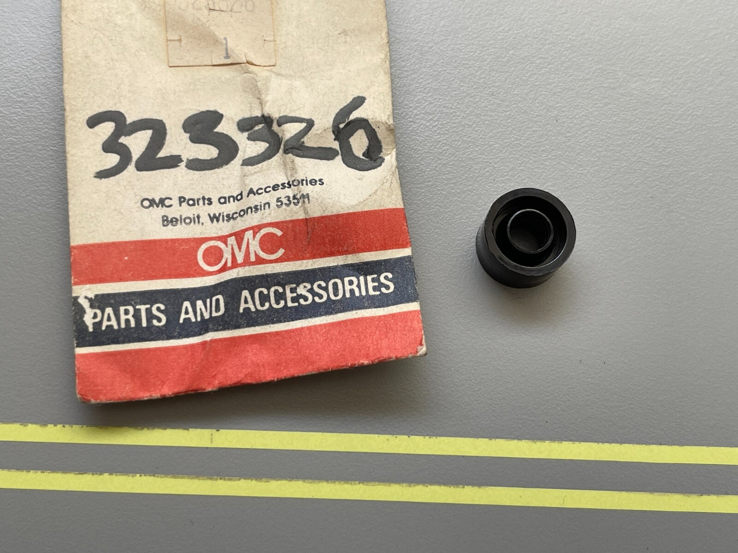 *NEW OEM* 0810 OMC Johnson Evinrude Cam Follower Roller 323326 0323326