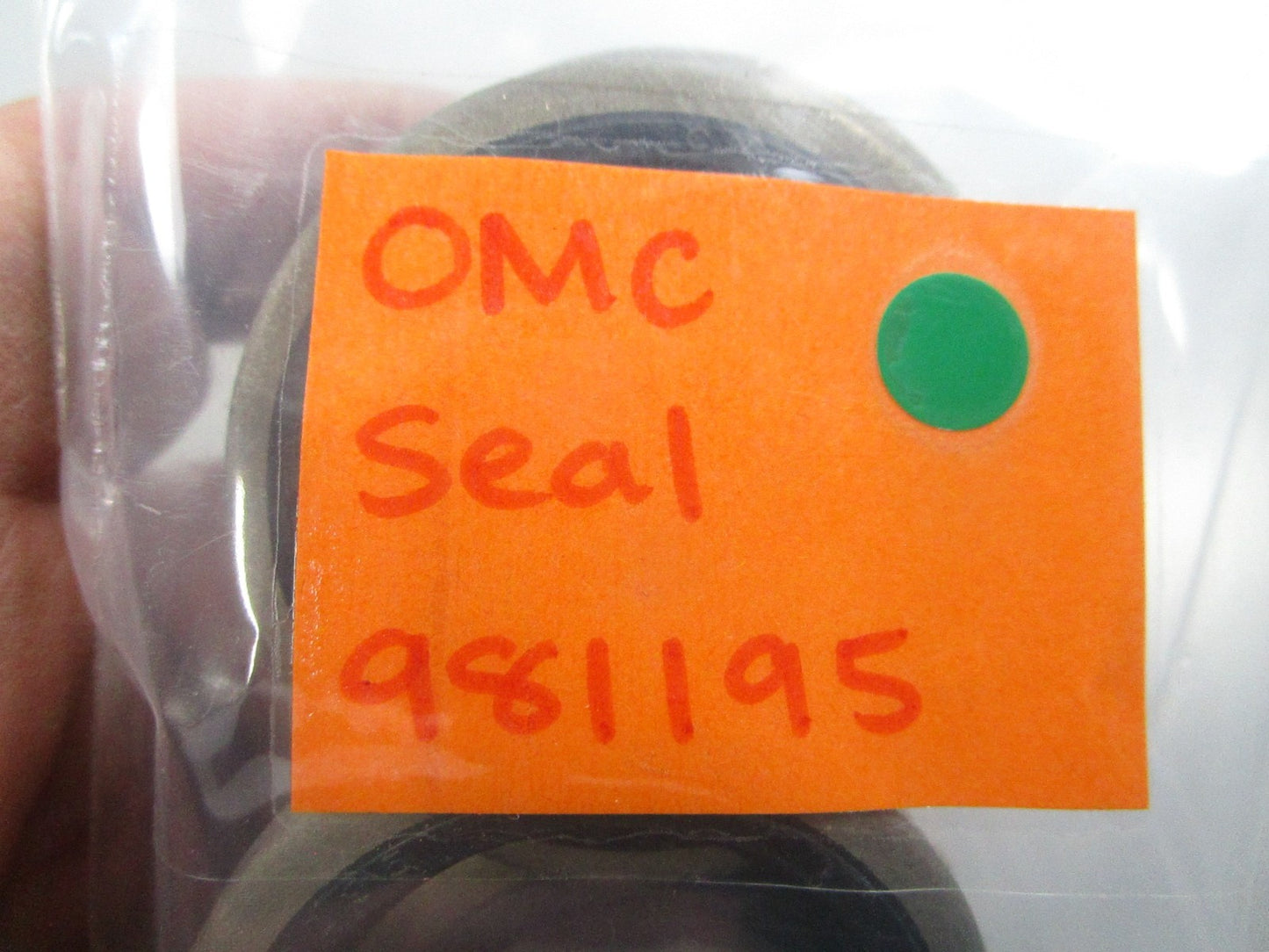 NEW OEM (LOT OF 2) 981195 0981195 OMC Johnson Evinrude Seal 0810