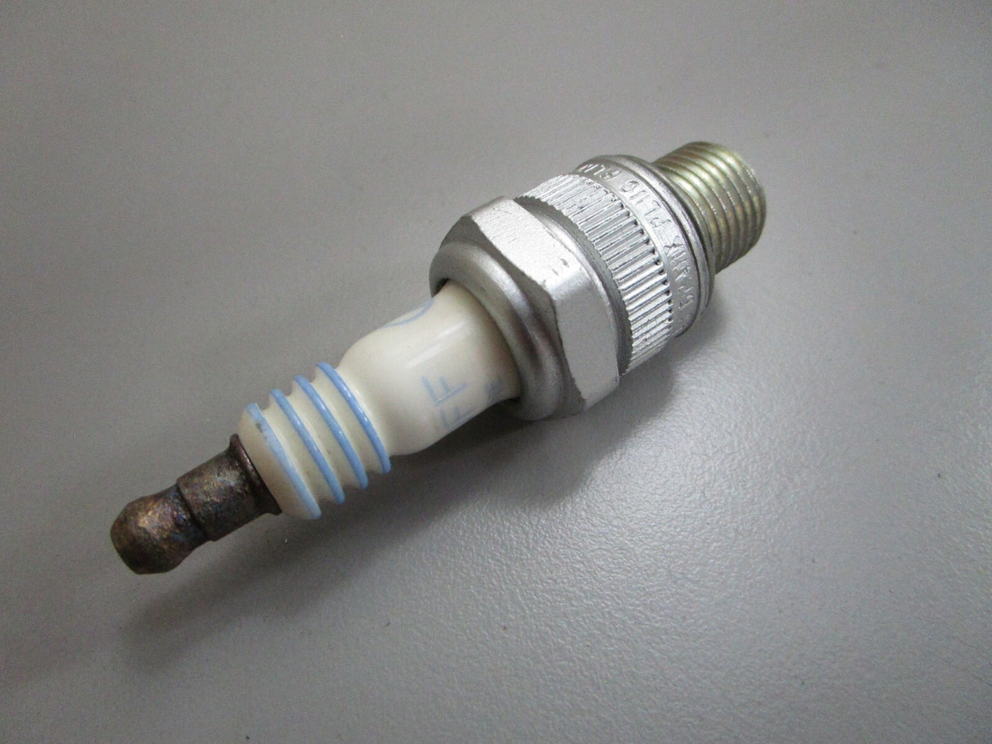*NEW* 0820 AC Delco Spark Plug M40FF