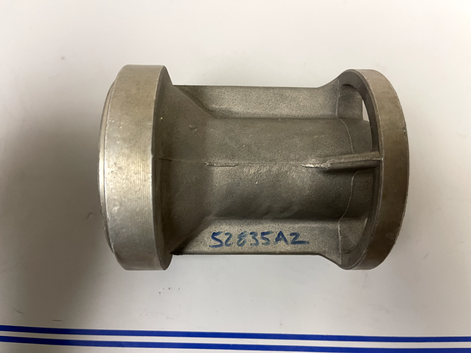 *NEW OEM* 0670 Mercury Quicksilver Bearing Carrier