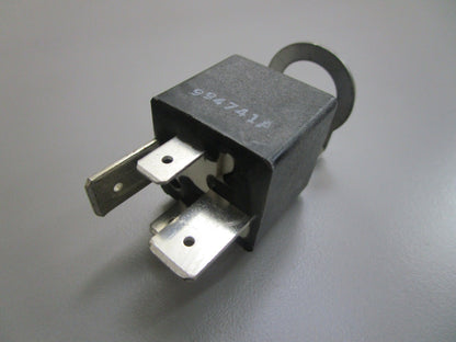 *NEW OEM* 0810 OMC Johnson Evinrude Relay 586233 0586233