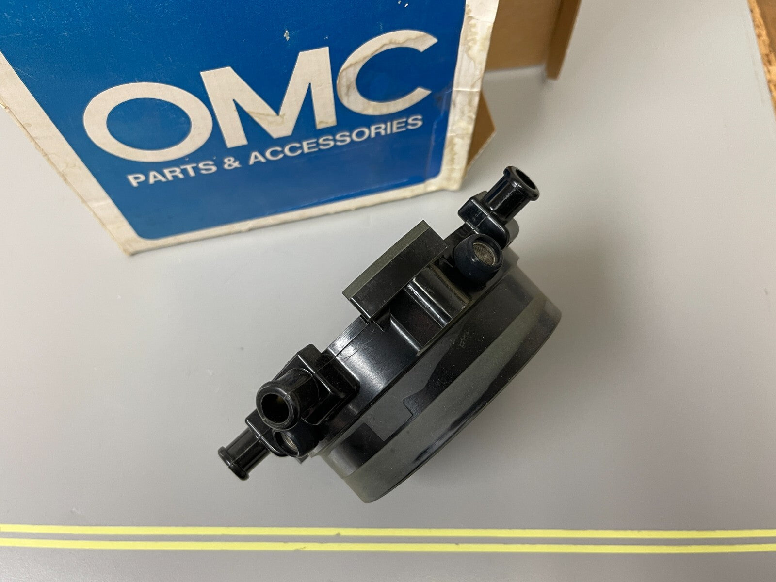 *NEW OEM* 0720 OMC Johnson Evinrude Distributor Cap 383520 383522