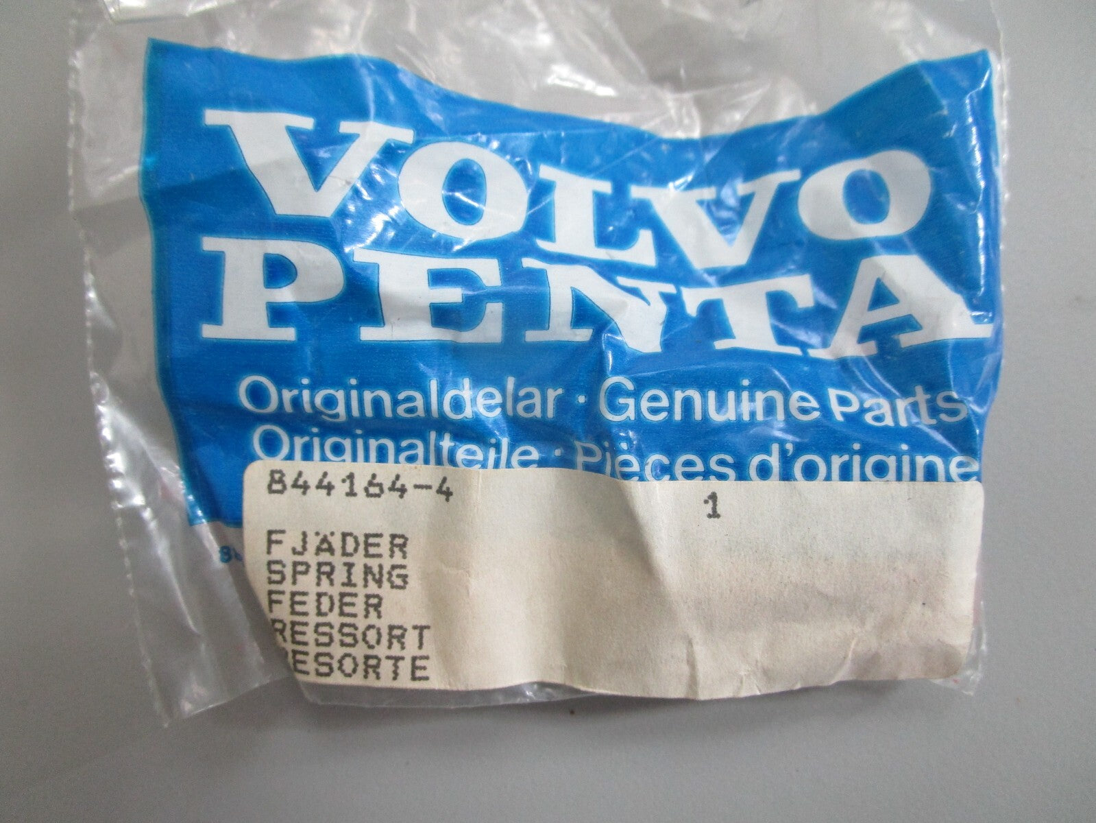 *NEW OEM* 0810 Volvo Penta Spring 844164