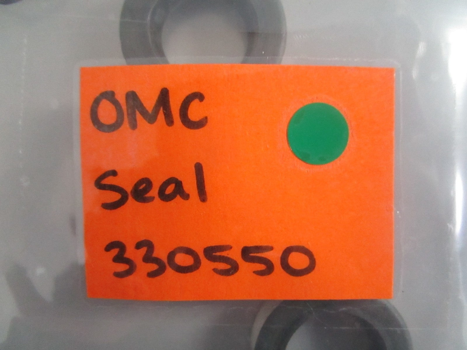 NEW OEM 330550 0330550 OMC Johnson Evinrude Seal 0820