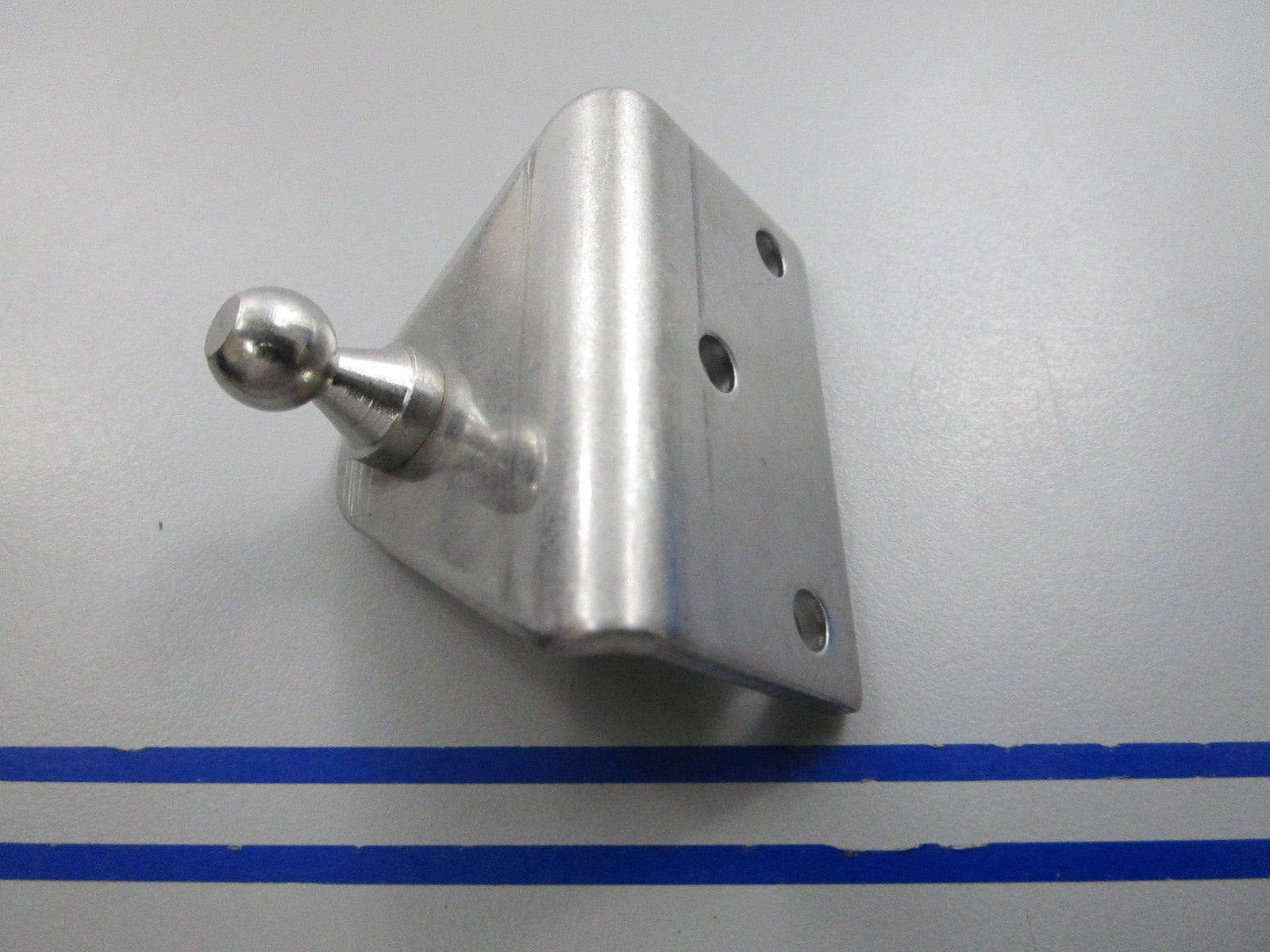 NEW 321582-1 Sea-Dog 90 Degree Wide Gas Lift Mount 0810