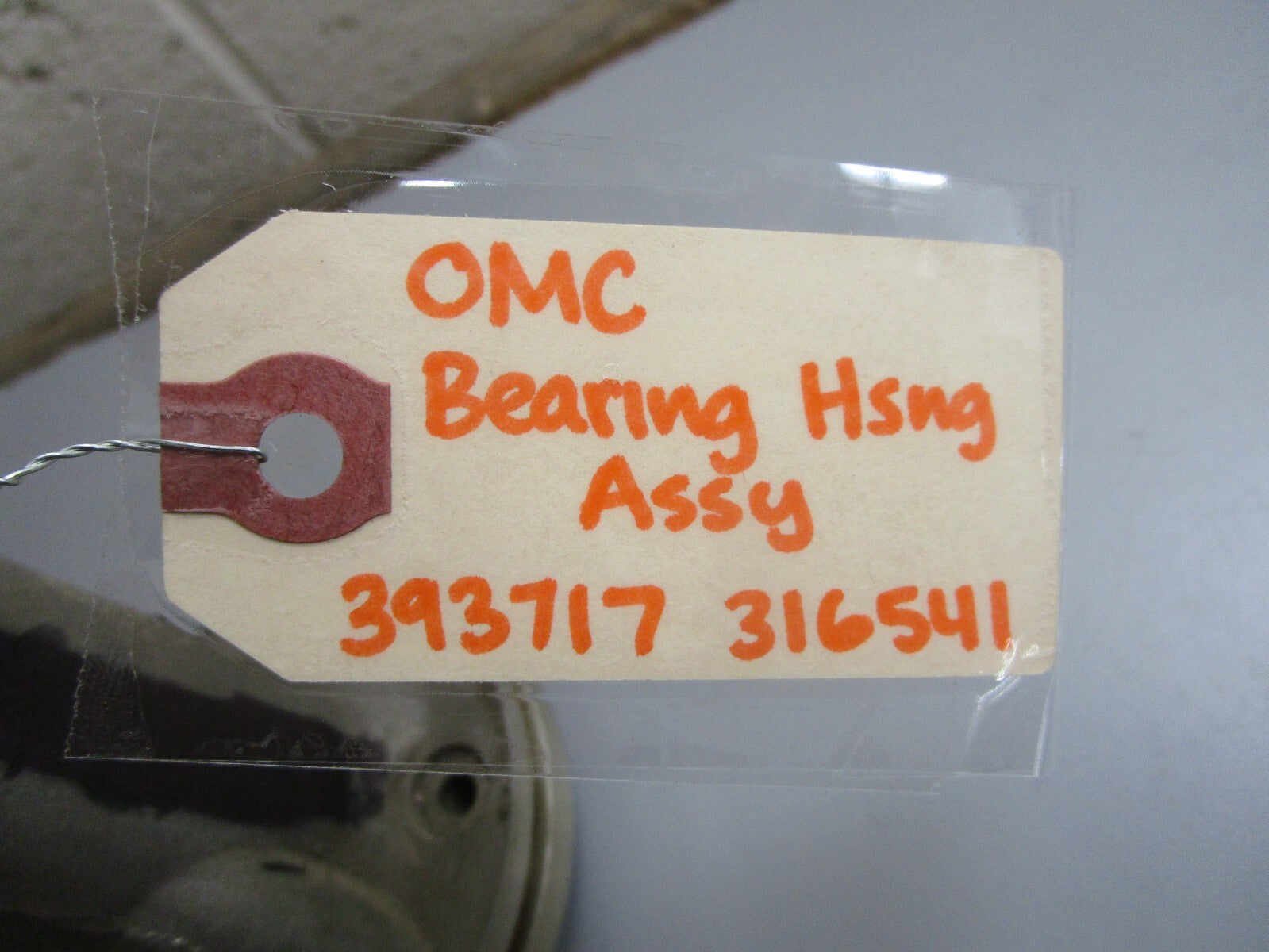 *NEW OEM* 0820 OMC Johnson Evinrude Bearing Housing Assy 393717 316541