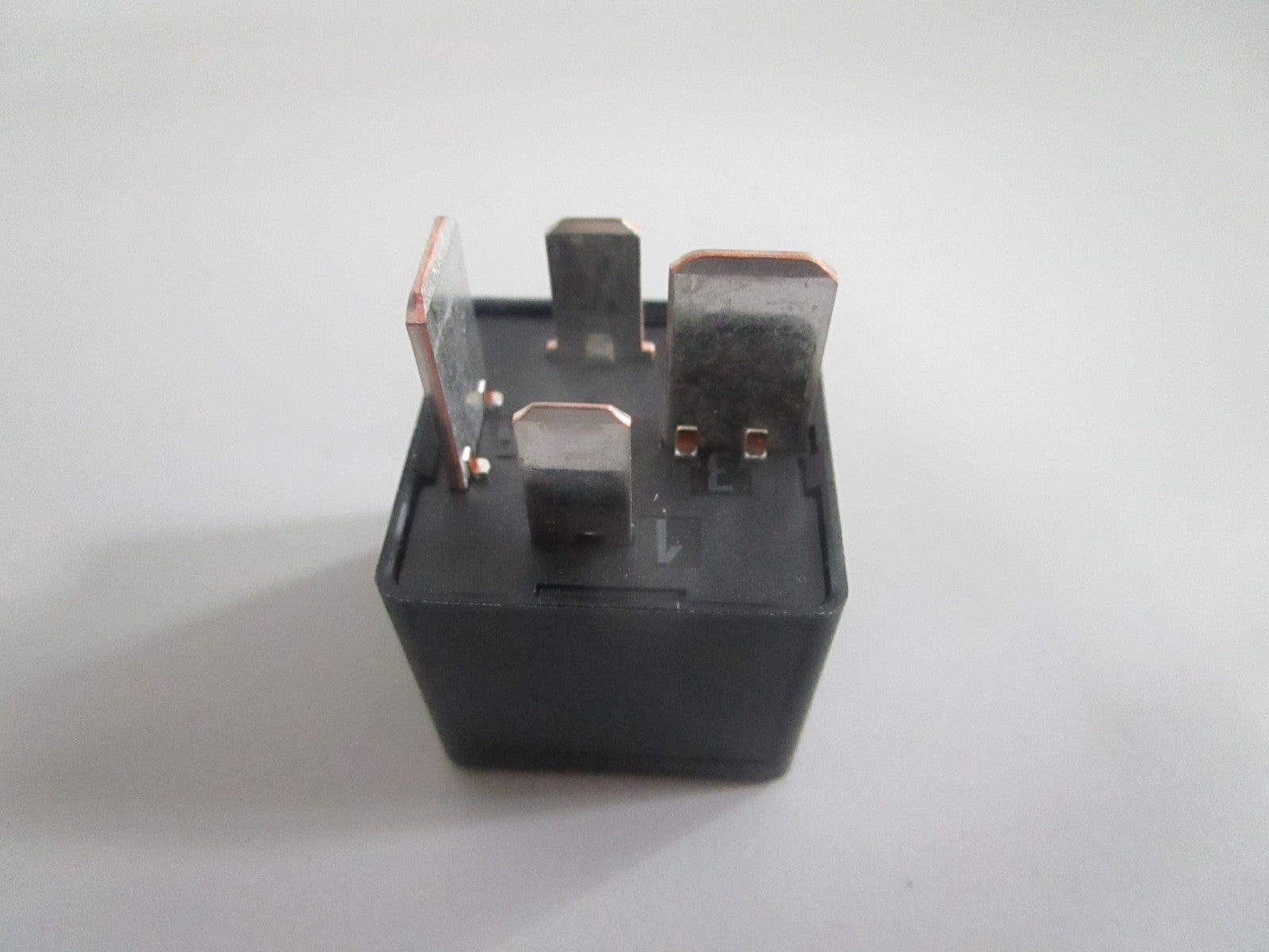 NEW P27-1225 Paccar Micro Relay For: Peterbillt 0820