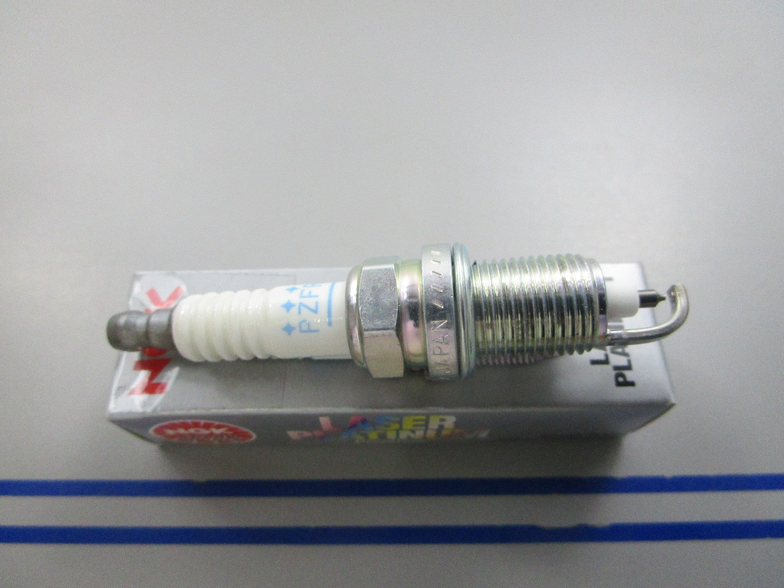 NEW PZFR6H NGK Laser Platinum Spark Plug 0810