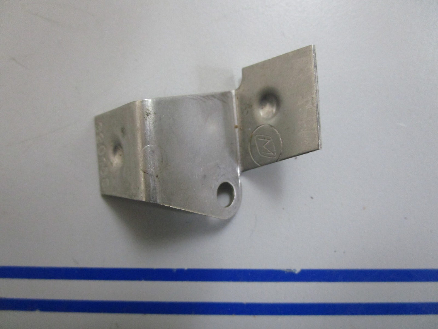 *NEW OEM* 0810 OMC Johnson Evinrude Retainer 318188 0318188