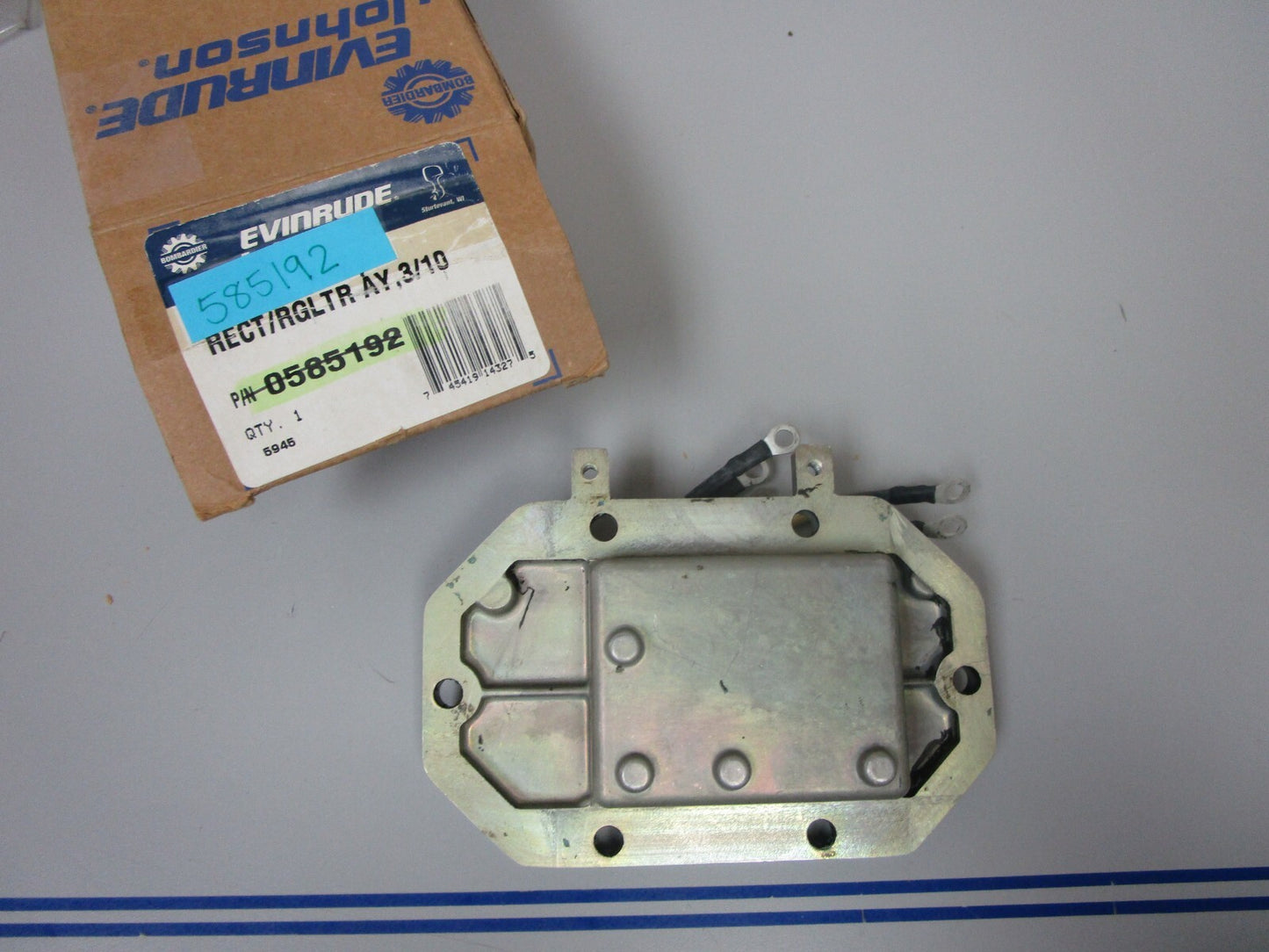 *NEW OEM* 0720 OMC Johnson Evinrude Regulator Rectifier 585192 0585192