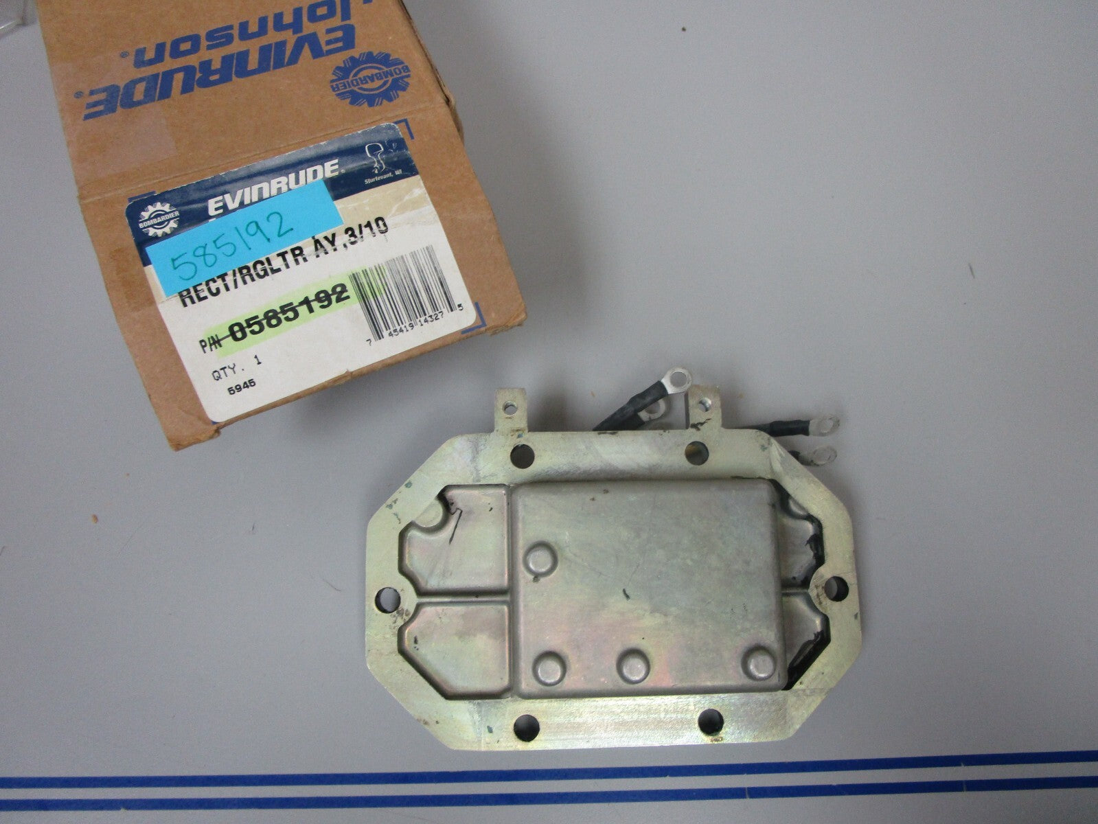 *NEW OEM* 0720 OMC Johnson Evinrude Regulator Rectifier 585192 0585192