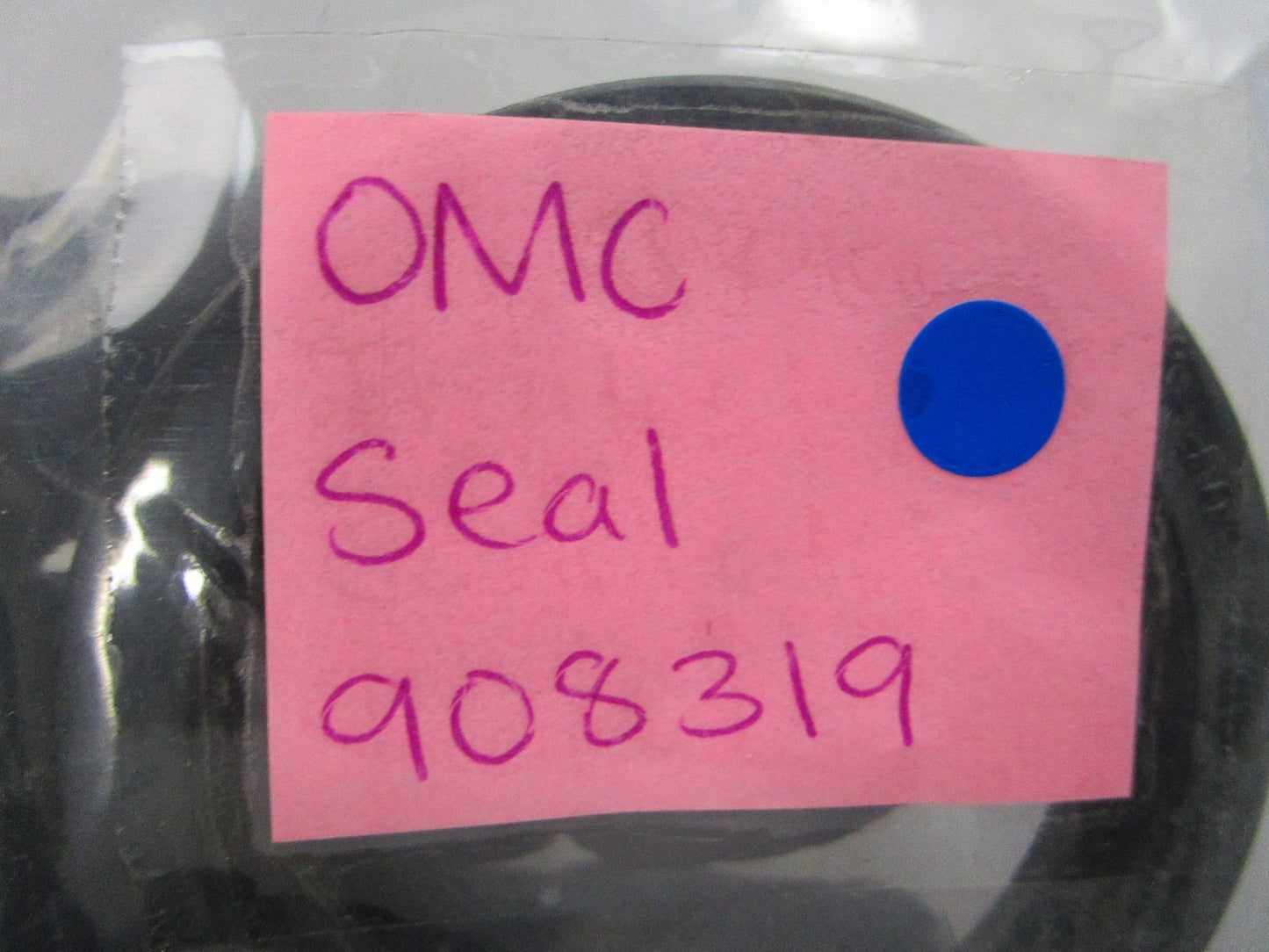 NEW OEM 908319 0908319 OMC Johnson Evinrude Seal 0810
