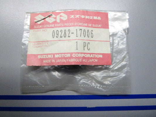 *NEW OEM* 0810 Suzuki Seal 09282-17006