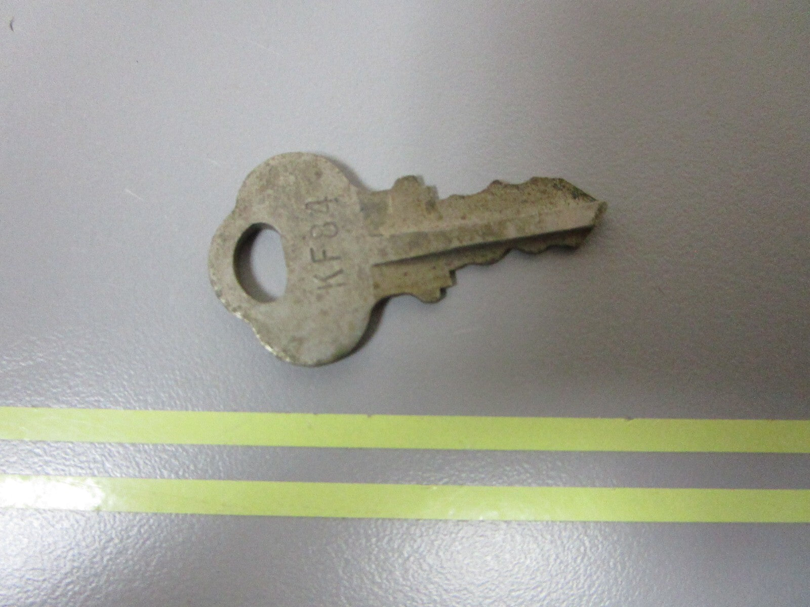 *NEW OEM* 0810 OMC Johnson Evinrude Ignition Key KF84 501599 0501599