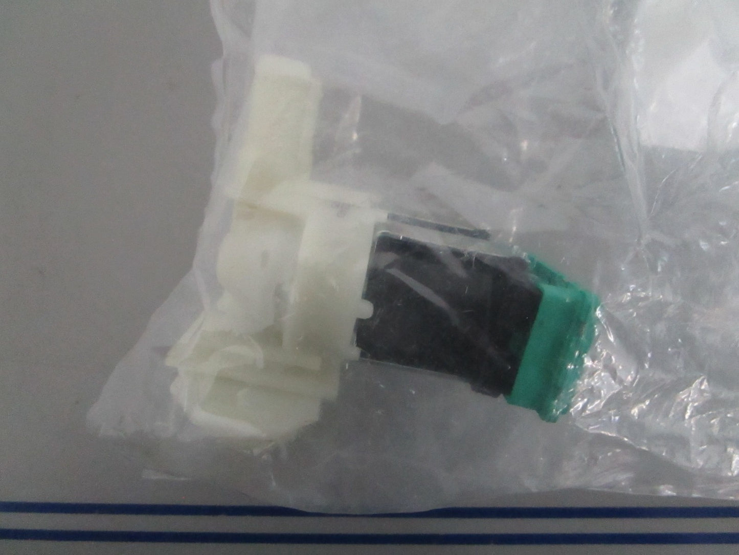 NEW OEM 00428210 Bosch Water Inlet Valve 0820