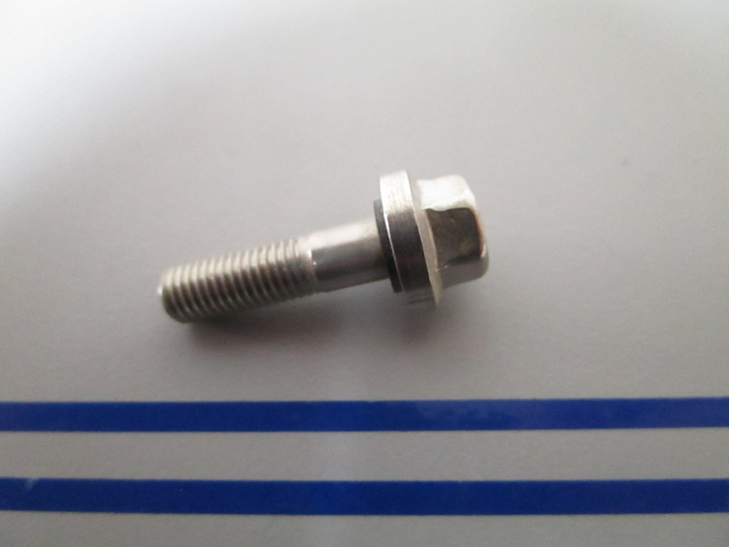 NEW OEM 313563 0313563 OMC Johnson Evinrude Screw 0810