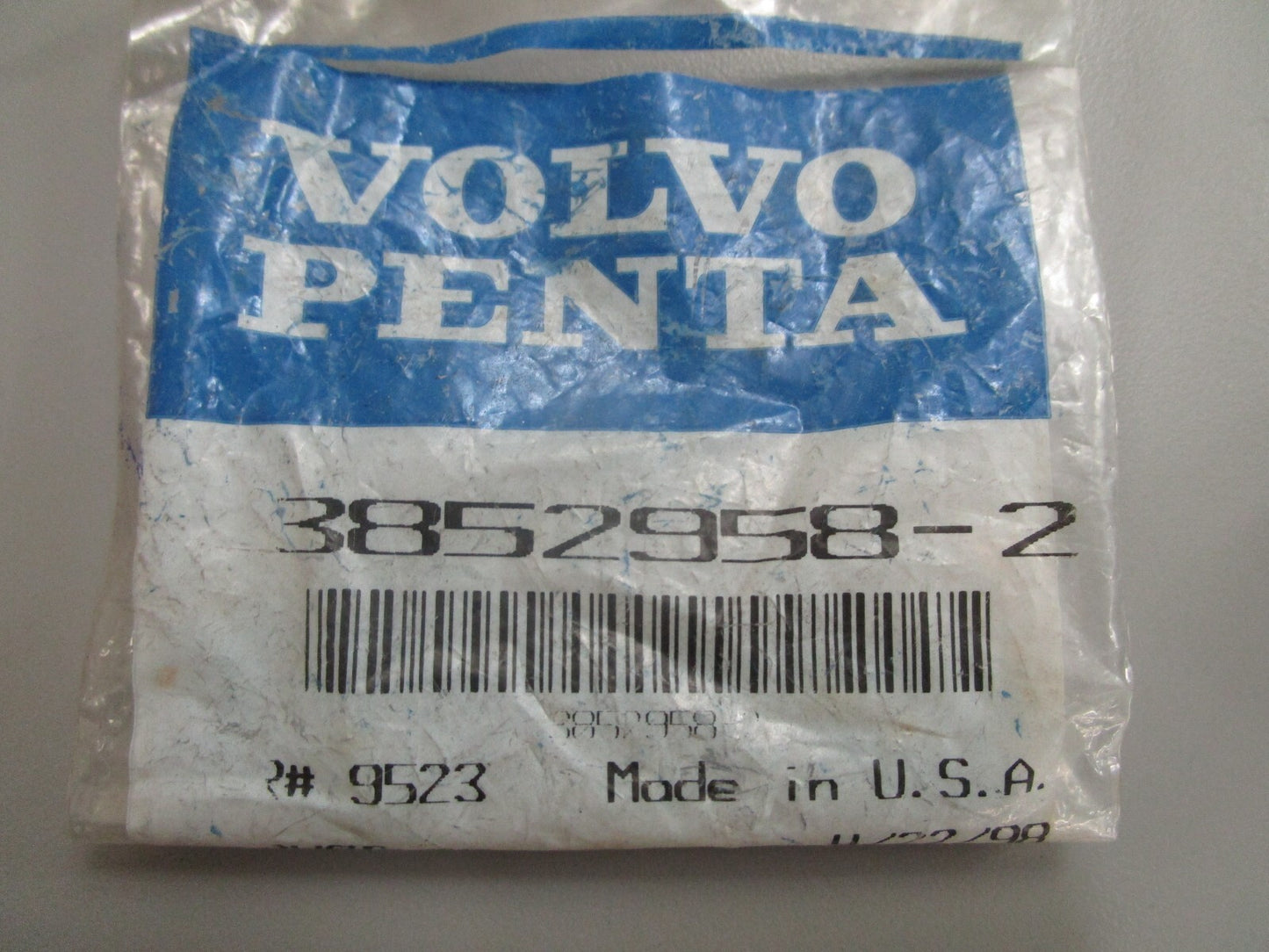 *NEW OEM* 0810 Volvo Penta Cover 3852958